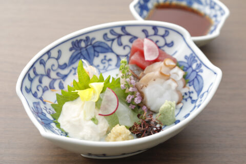 向付・旬の魚と汲み上げ湯葉のお造り