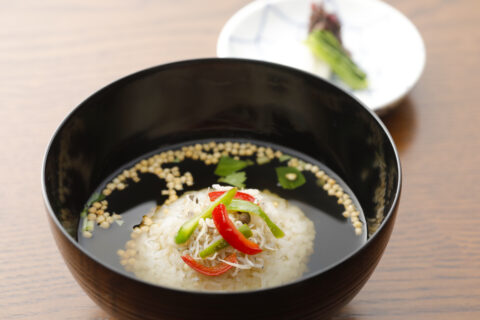 ご飯・万願寺唐辛子とちりめん山椒のお茶漬け